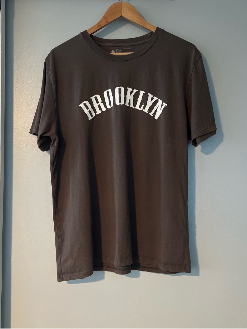 Brooklyn Industries Men’s XL 100% Pima Cotton Brooklyn Print T-Shirt Gray Brown